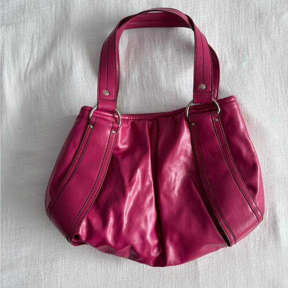 Y2K Pink Shoulder Bag w/ Silver Hardware - Picture 4 of 8